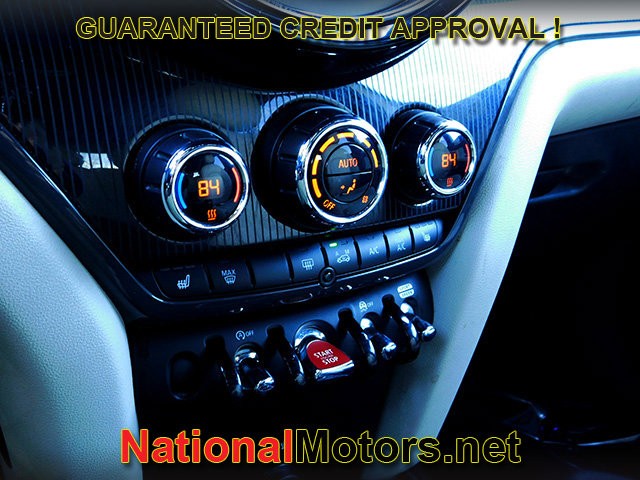 MINI Countryman Vehicle Full-screen Gallery Image 19