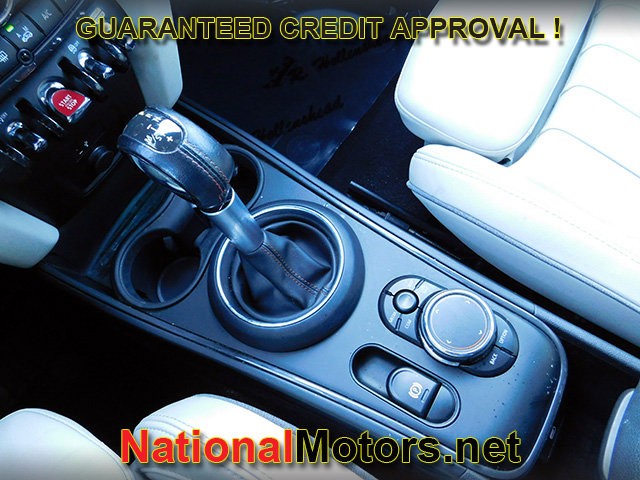 MINI Countryman Vehicle Full-screen Gallery Image 21