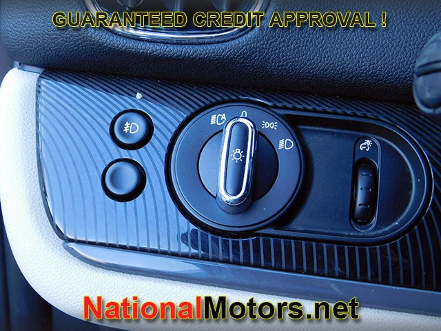 MINI Countryman Vehicle Full-screen Gallery Image 25