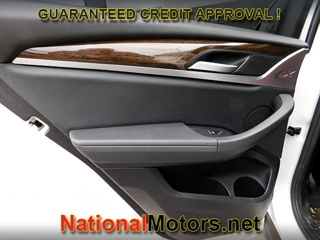 BMW X3 Vehicle Full-screen Gallery Image 07