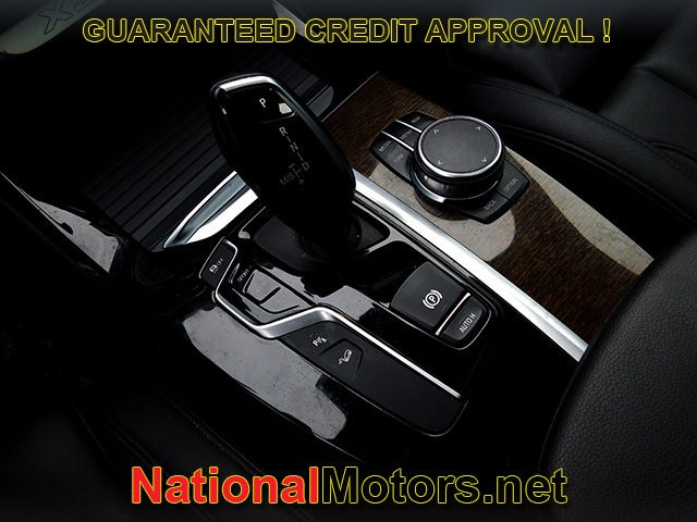 BMW X3 Vehicle Full-screen Gallery Image 14