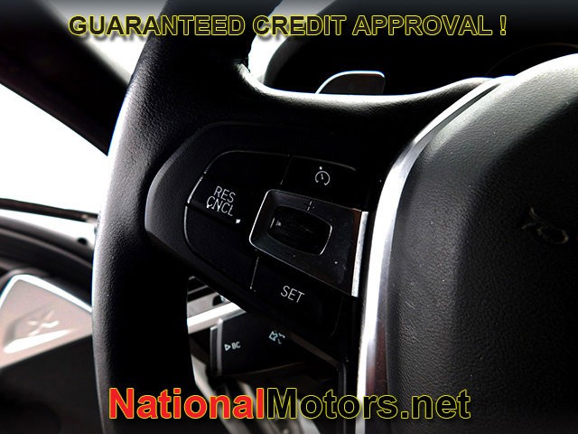 BMW X3 Vehicle Full-screen Gallery Image 15