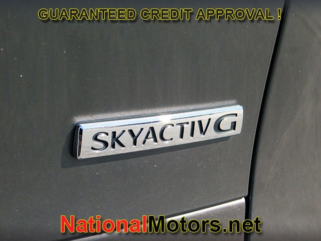 Mazda CX-30 Vehicle Full-screen Gallery Image 06