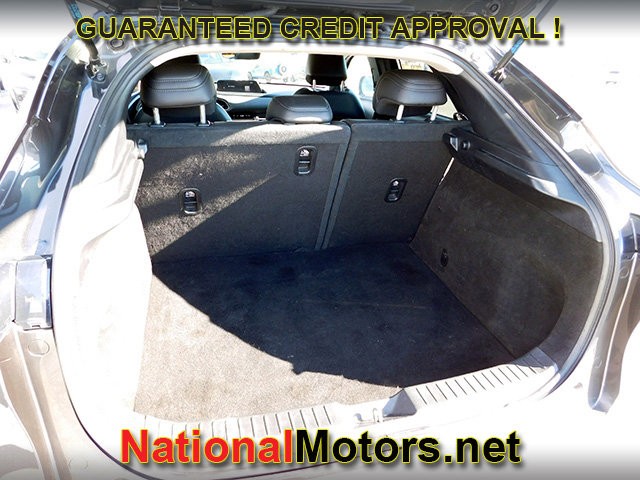 Mazda CX-30 Vehicle Full-screen Gallery Image 07