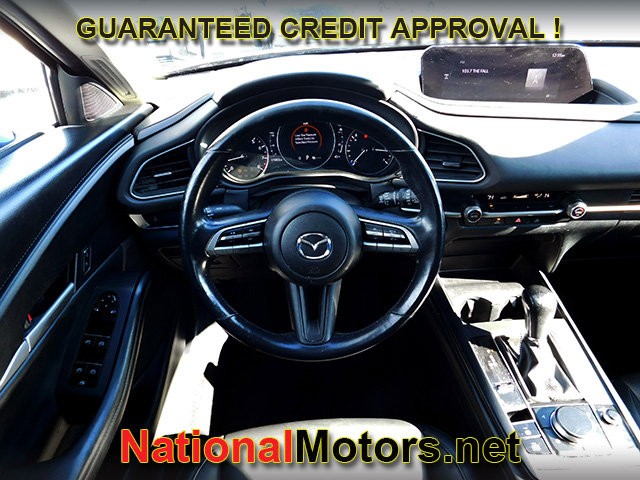 Mazda CX-30 Vehicle Full-screen Gallery Image 10