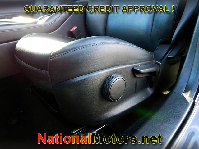 Mazda CX-30 Vehicle Full-screen Gallery Image 13