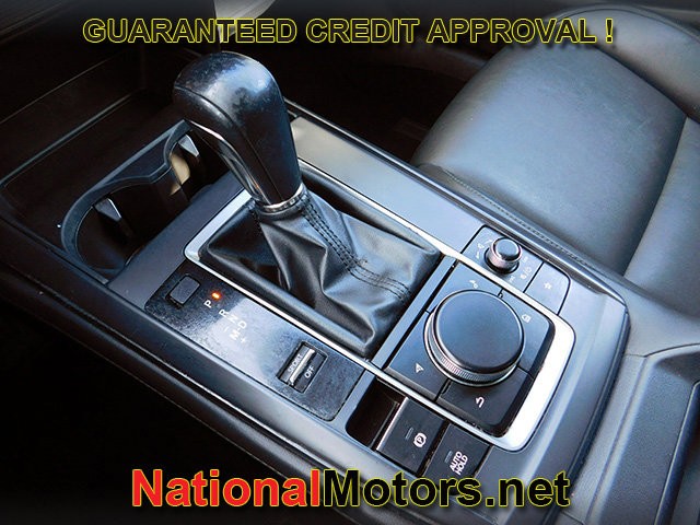 Mazda CX-30 Vehicle Full-screen Gallery Image 17