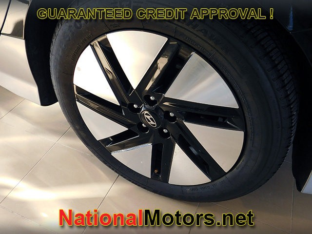 Hyundai IONIQ 6 Vehicle Full-screen Gallery Image 05