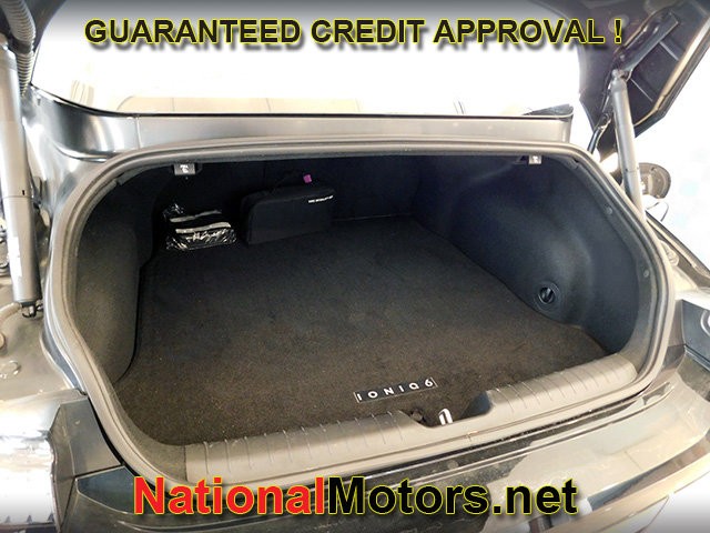 Hyundai IONIQ 6 Vehicle Full-screen Gallery Image 06