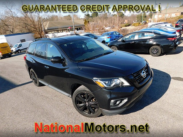 Nissan Pathfinder Vehicle Full-screen Gallery Image 02