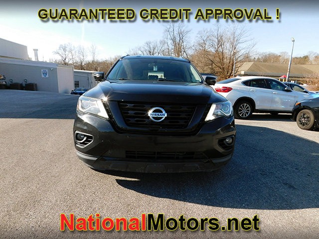 Nissan Pathfinder Vehicle Full-screen Gallery Image 03