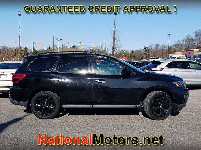 Nissan Pathfinder Vehicle Full-screen Gallery Image 04