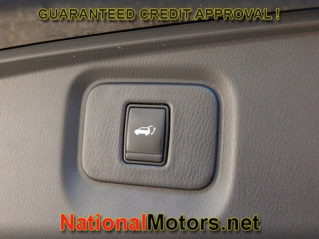 Nissan Pathfinder Vehicle Full-screen Gallery Image 09