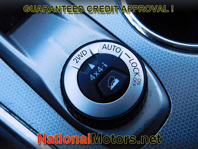 Nissan Pathfinder Vehicle Full-screen Gallery Image 23