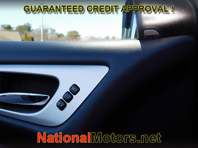 Nissan Pathfinder Vehicle Full-screen Gallery Image 28