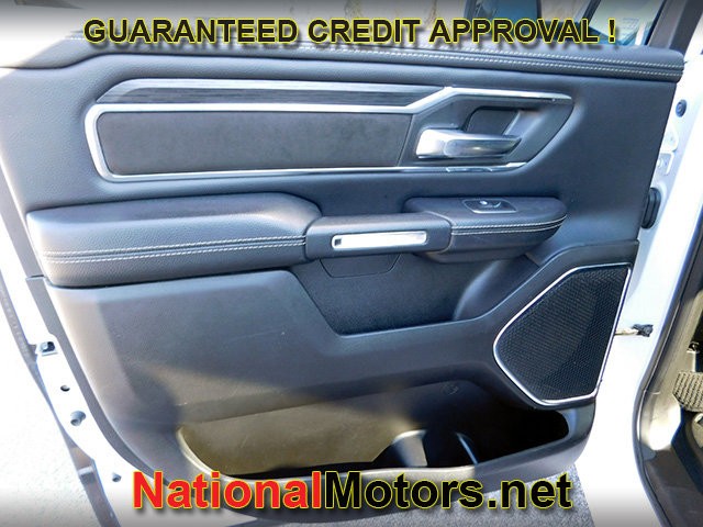 Ram 1500 Vehicle Full-screen Gallery Image 11