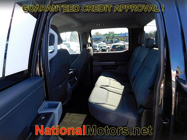 Ford F-150 Vehicle Full-screen Gallery Image 12