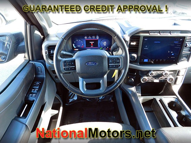 Ford F-150 Vehicle Full-screen Gallery Image 14