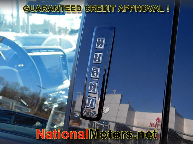 Ford F-150 Vehicle Full-screen Gallery Image 15