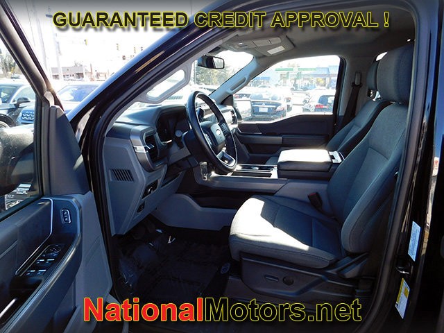 Ford F-150 Vehicle Full-screen Gallery Image 17