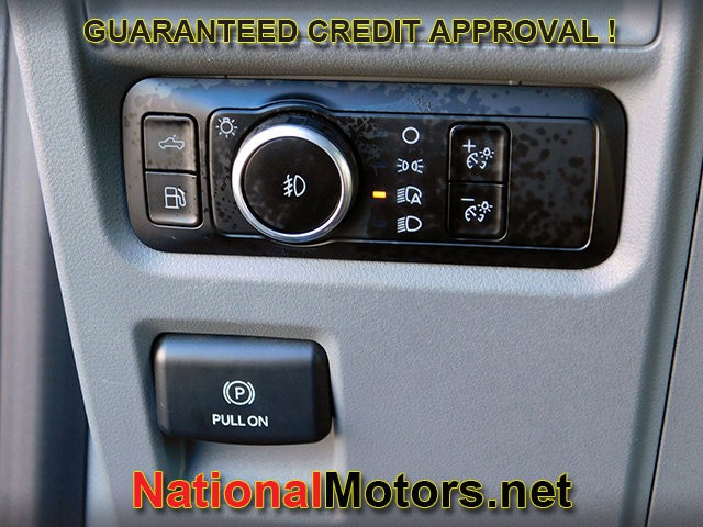 Ford F-150 Vehicle Full-screen Gallery Image 28