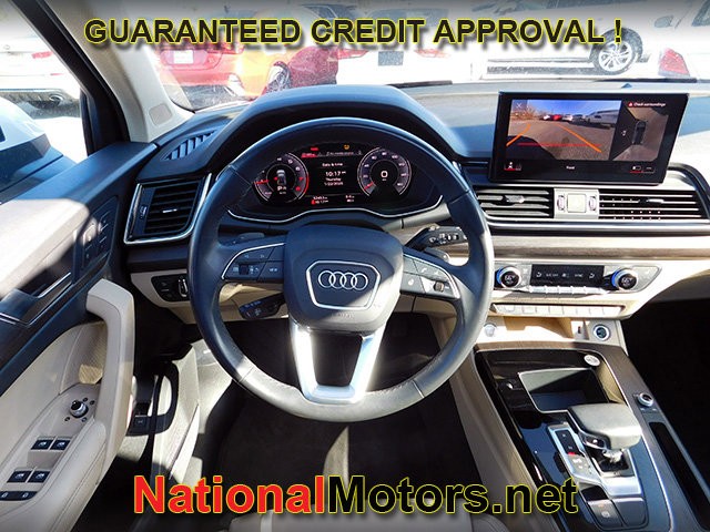 Audi Q5 Vehicle Full-screen Gallery Image 14