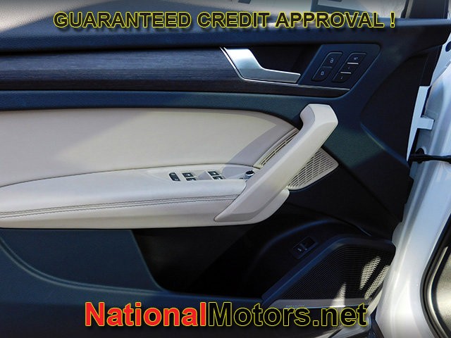 Audi Q5 Vehicle Full-screen Gallery Image 16