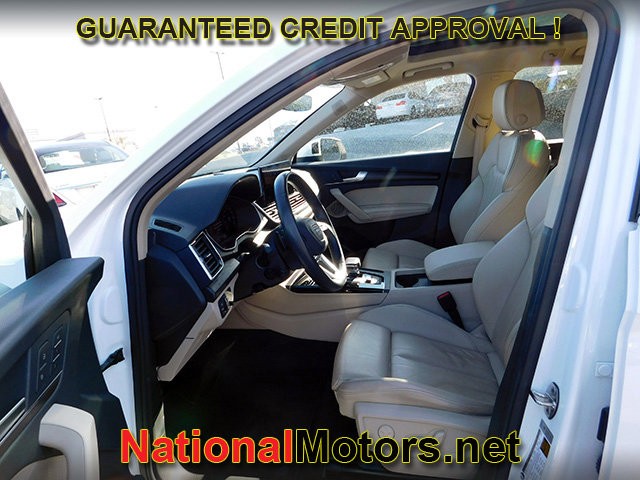 Audi Q5 Vehicle Full-screen Gallery Image 18