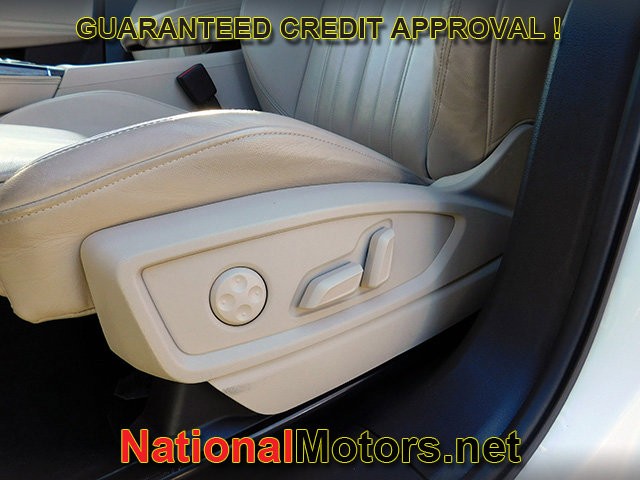 Audi Q5 Vehicle Full-screen Gallery Image 19