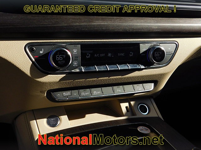 Audi Q5 Vehicle Full-screen Gallery Image 23