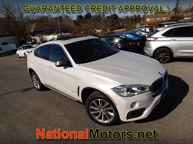 BMW X6 Vehicle Full-screen Gallery Image 02