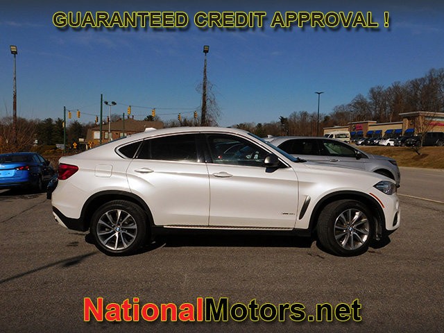 BMW X6 Vehicle Full-screen Gallery Image 04