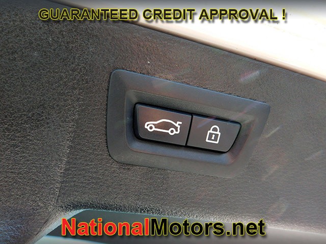 BMW X6 Vehicle Full-screen Gallery Image 07