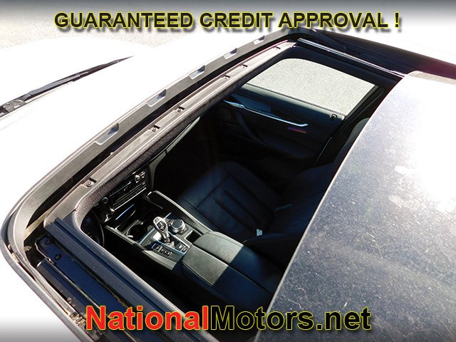 BMW X6 Vehicle Full-screen Gallery Image 09