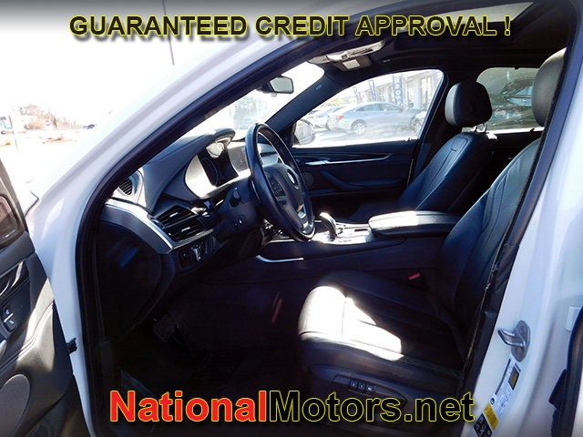 BMW X6 Vehicle Full-screen Gallery Image 15