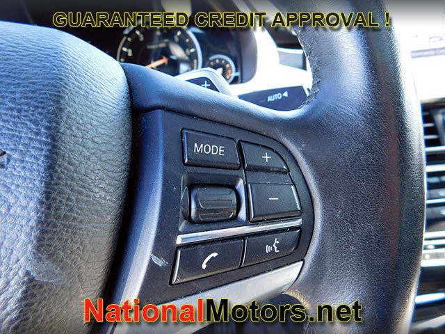 BMW X6 Vehicle Full-screen Gallery Image 21