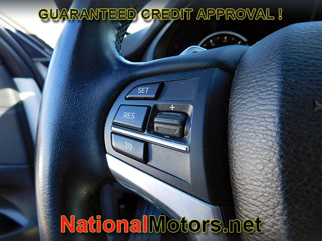 BMW X6 Vehicle Full-screen Gallery Image 22