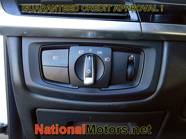 BMW X6 Vehicle Full-screen Gallery Image 24