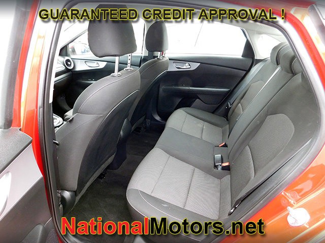 Kia Forte Vehicle Full-screen Gallery Image 08