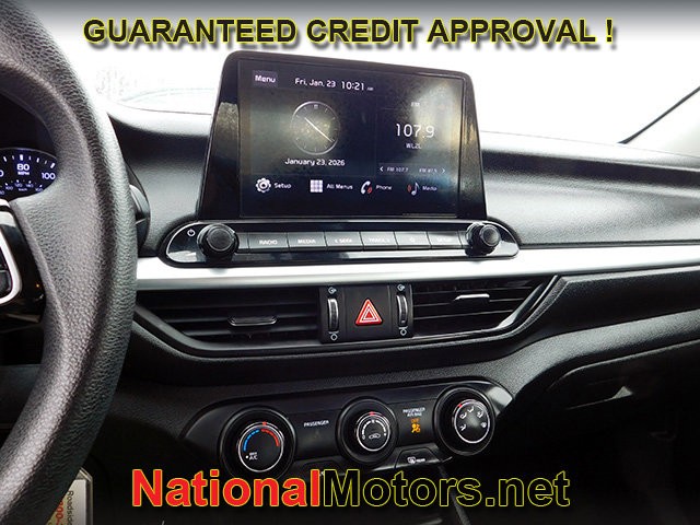 Kia Forte Vehicle Full-screen Gallery Image 13