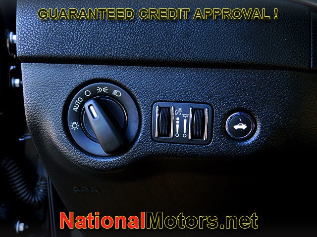 Dodge Charger Vehicle Full-screen Gallery Image 24