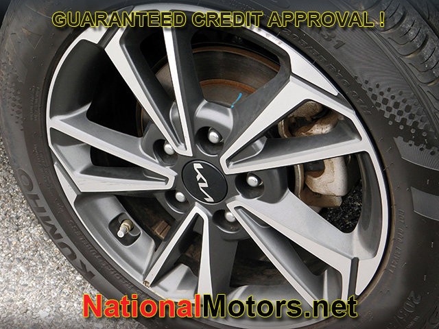 Kia Forte Vehicle Full-screen Gallery Image 06