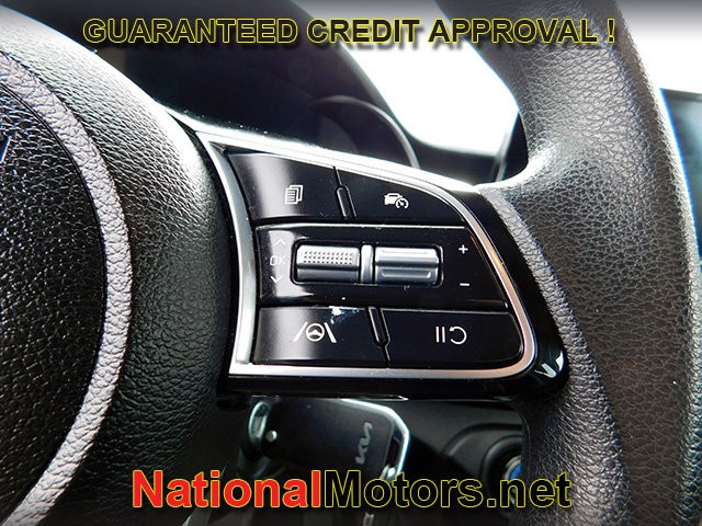 Kia Forte Vehicle Full-screen Gallery Image 18