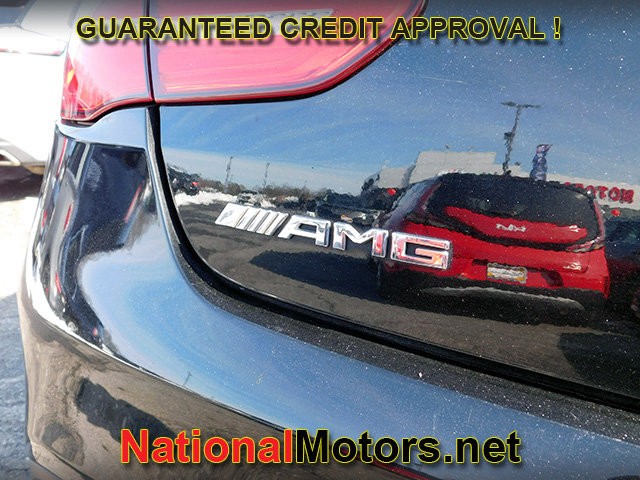 Mercedes-Benz GLE Vehicle Full-screen Gallery Image 07