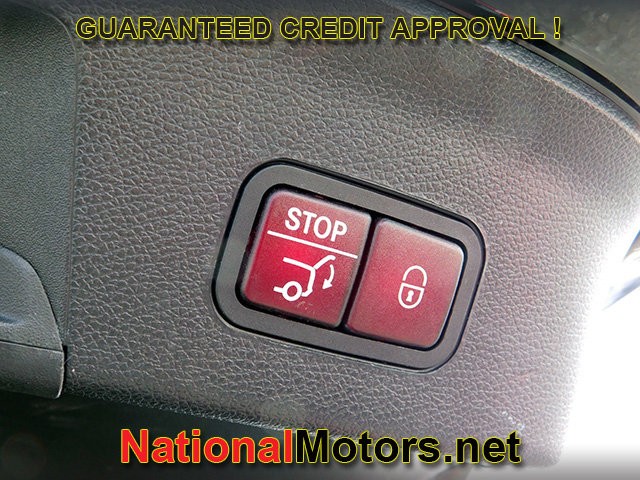 Mercedes-Benz GLE Vehicle Full-screen Gallery Image 11