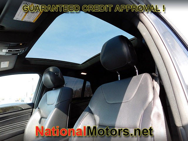 Mercedes-Benz GLE Vehicle Full-screen Gallery Image 17