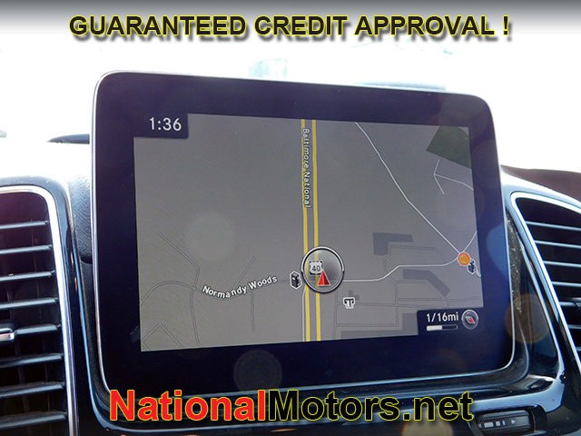 Mercedes-Benz GLE Vehicle Full-screen Gallery Image 18