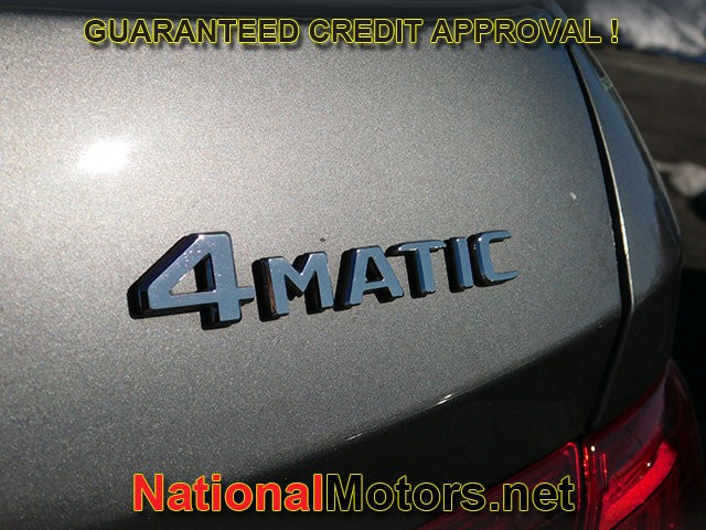 Mercedes-Benz GLE Vehicle Full-screen Gallery Image 06