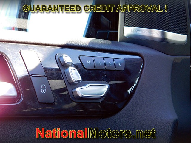 Mercedes-Benz GLE Vehicle Full-screen Gallery Image 15