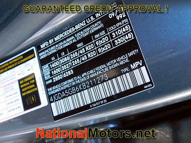 Mercedes-Benz GLE Vehicle Full-screen Gallery Image 28